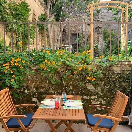Capucines, Un Jardin Secret Dans Le Centre Historique Appartement Arles Buitenkant foto