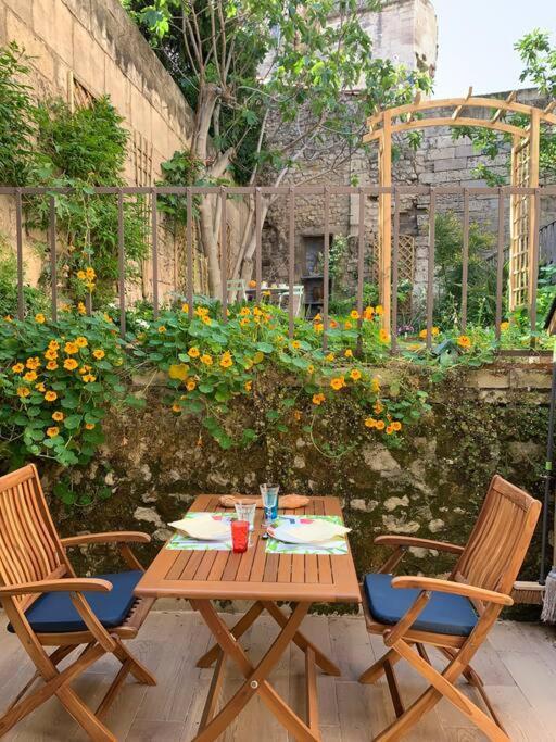 Capucines, Un Jardin Secret Dans Le Centre Historique Appartement Arles Buitenkant foto